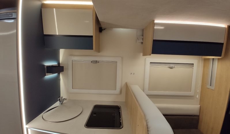 
								C.I. HORON 85xt Nueva, 165 CVS CAMBIO AUT. CAMAS GEMELAS + A.A. 12 VOLTS. lleno									