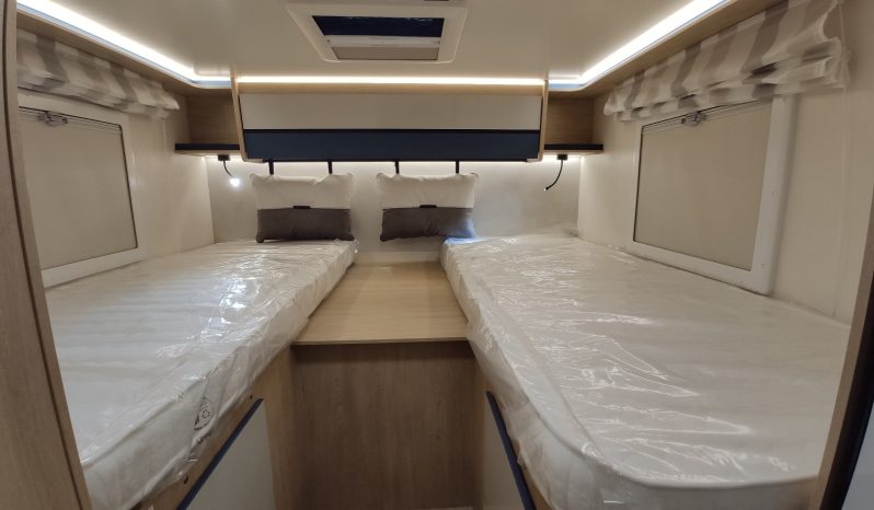 
								C.I. HORON 85xt Nueva, 165 CVS CAMBIO AUT. CAMAS GEMELAS + A.A. 12 VOLTS. lleno									