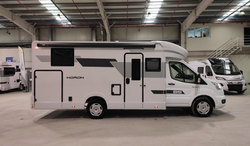 C.I. HORON 85xt Nueva, 165 CVS CAMBIO AUT. CAMAS GEMELAS + A.A. 12 VOLTS.