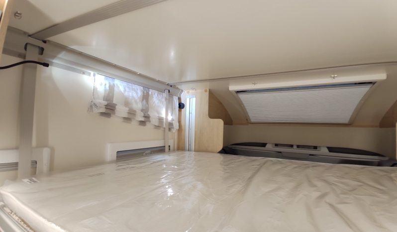 
								C.I. HORON 85xt Nueva, 165 CVS CAMBIO AUT. CAMAS GEMELAS + A.A. 12 VOLTS. lleno									