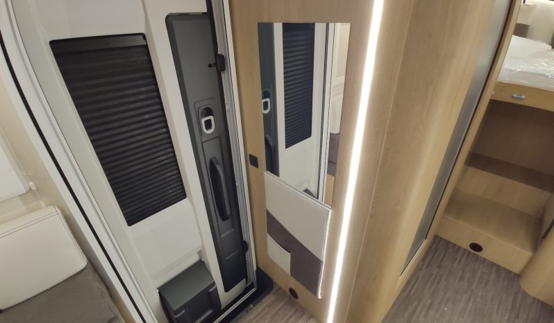 
								C.I. HORON 85xt Nueva, 165 CVS CAMBIO AUT. CAMAS GEMELAS + A.A. 12 VOLTS. lleno									