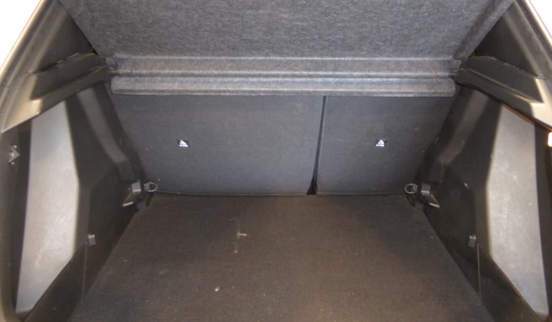 
								Peugeot 2008 Active 100 CV gasolina lleno									