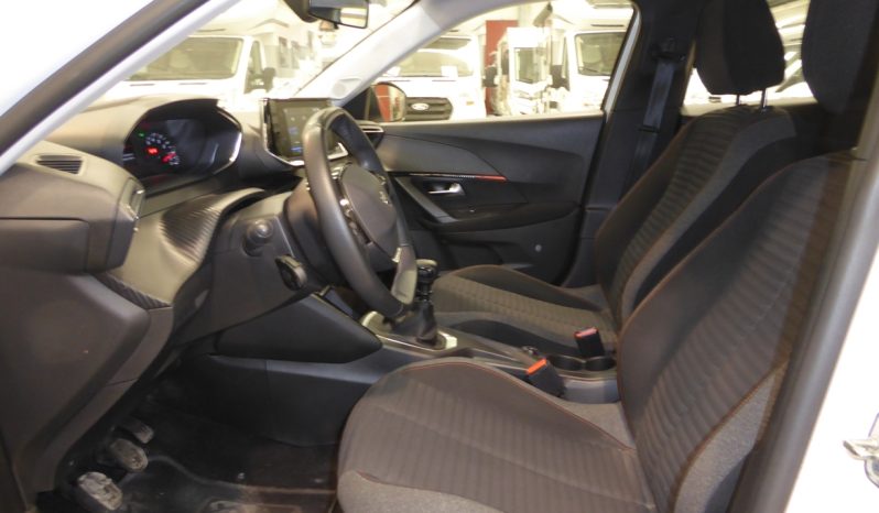 
								Peugeot 2008 Active 100 CV gasolina lleno									