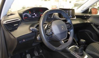 
									Peugeot 2008 Active 100 CV gasolina lleno								