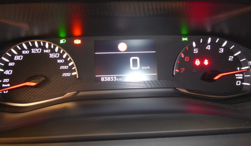 
								Peugeot 2008 Active 100 CV gasolina lleno									