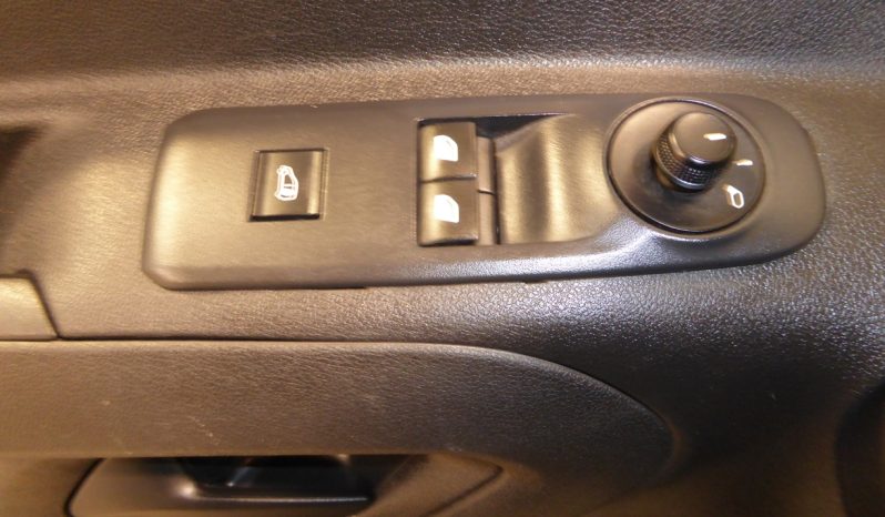 
								PEUGEOT Partner BlueHDi 100 CV lleno									