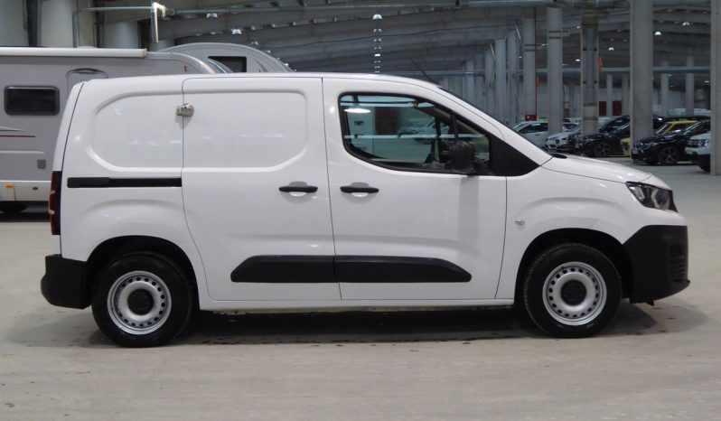 
								PEUGEOT Partner BlueHDi 100 CV lleno									