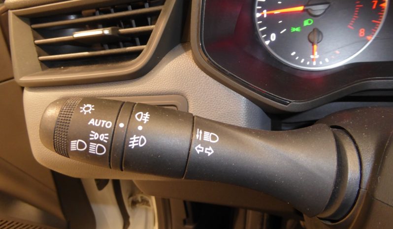 
								Renault Clio Business SCe  70CV lleno									