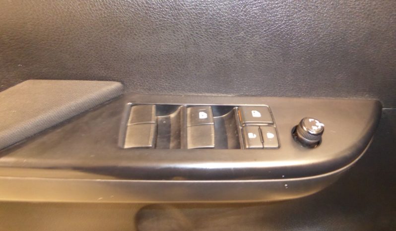 
								Toyota Hilux 2.4 D4D Cabina Doble GX lleno									