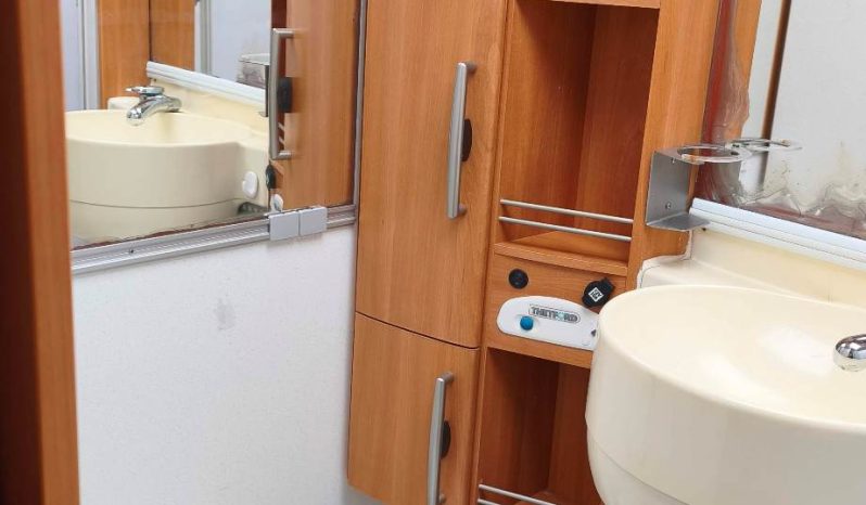 
								HYMER CLASE B, INTEGRAL, 145 CVS, 4 P. CAMA TRANSVERSAL + GARAJE XXL lleno									