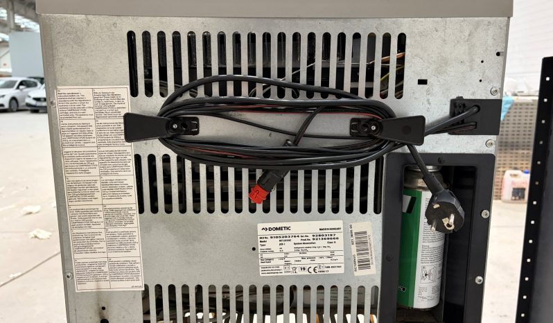 
								RENAULT TRAFIC 1.9 DCI 100 CVS CAMPERIZADA lleno									