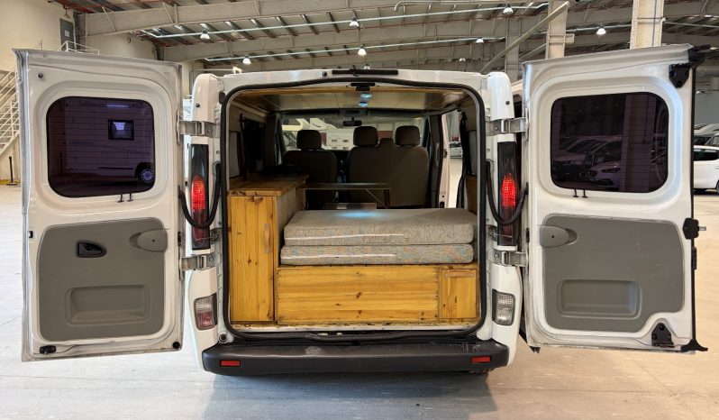 
								RENAULT TRAFIC 1.9 DCI 100 CVS CAMPERIZADA lleno									