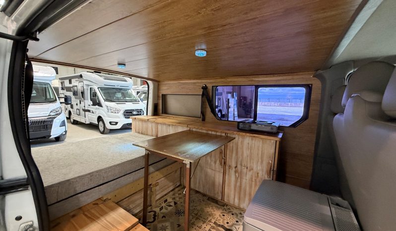 
								RENAULT TRAFIC 1.9 DCI 100 CVS CAMPERIZADA lleno									