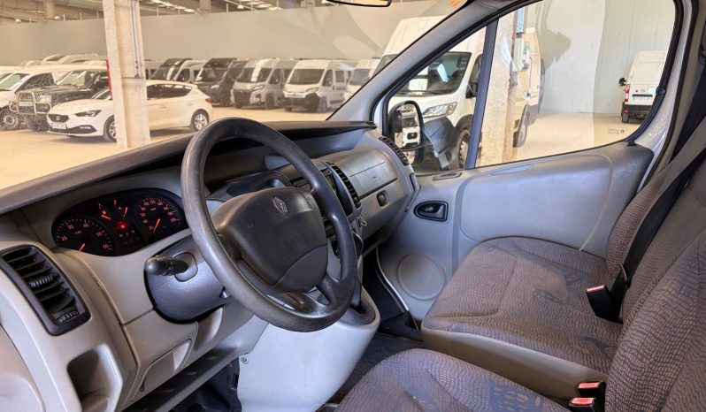 
								RENAULT TRAFIC 1.9 DCI 100 CVS CAMPERIZADA lleno									