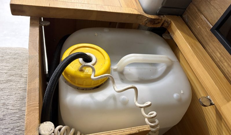 
								RENAULT TRAFIC 1.9 DCI 100 CVS CAMPERIZADA lleno									