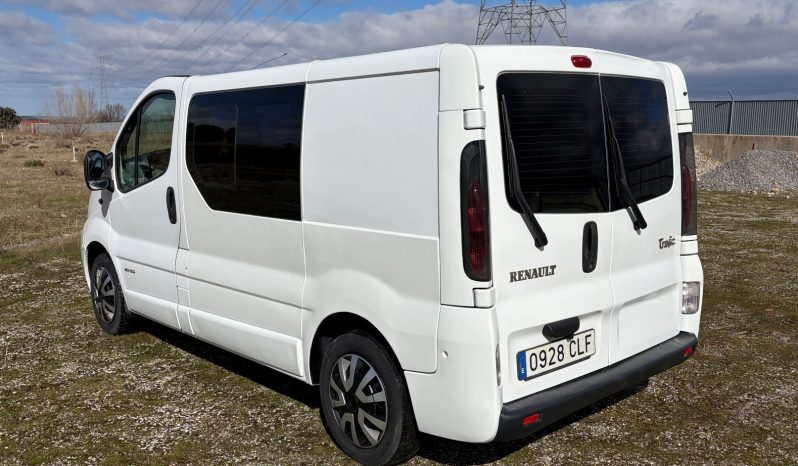 
								RENAULT TRAFIC 1.9 DCI 100 CVS CAMPERIZADA lleno									