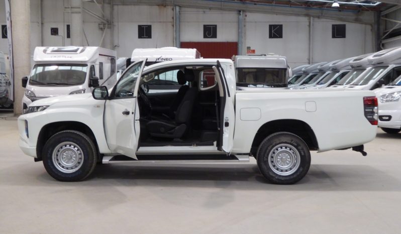 
								Mitsubishi L-200 CC 220 DID MPro lleno									