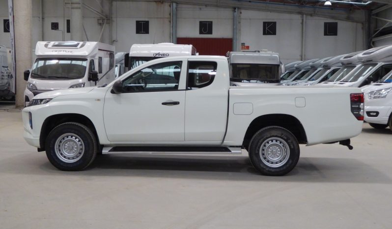 
								Mitsubishi L-200 CC 220 DID MPro lleno									