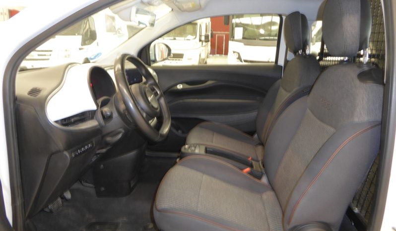 
								FIAT 500 Icon Hb 320km 118CV van 2 plazas lleno									