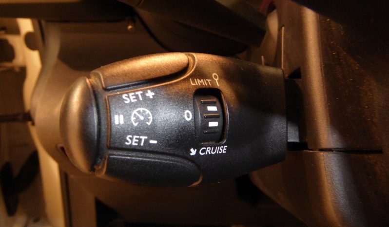 
								CITROEN BERLINGO Talla XL BlueHDi 100 CV CONTROL lleno									