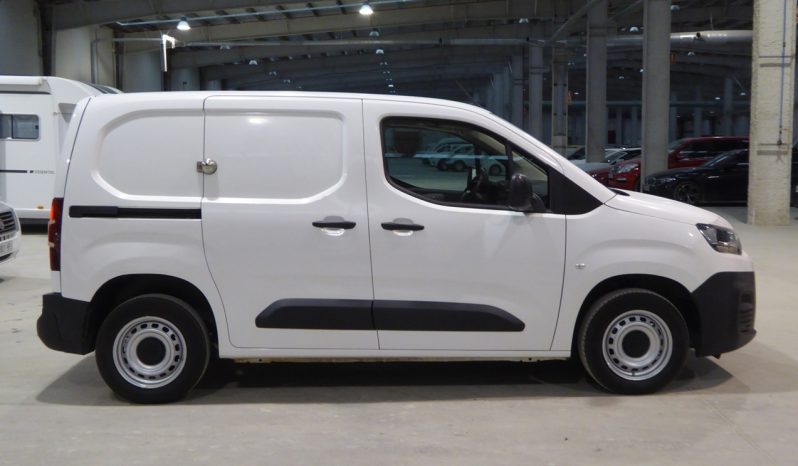 
								CITROEN BERLINGO Talla M BlueHDi 100 CV CONTROL lleno									