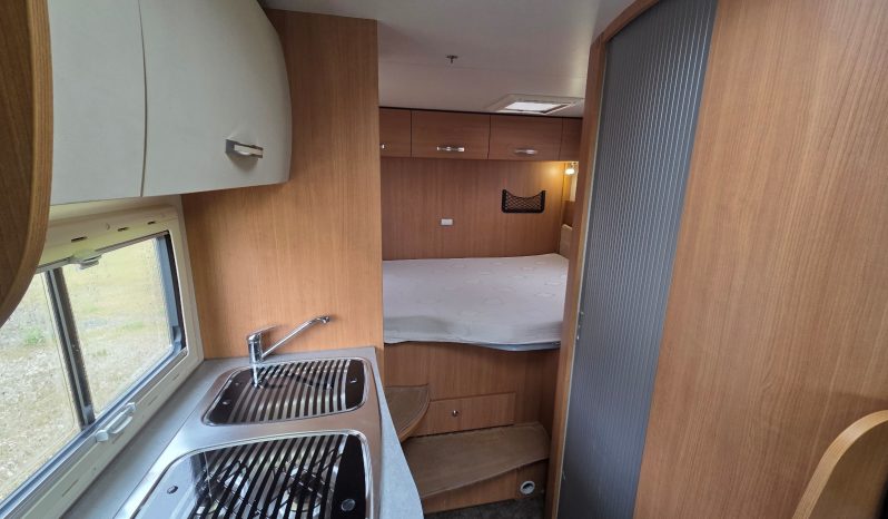 
								CHAUSSON FLASH PERFILADA COMPACTA CAMA TRANSVERSAL ELEVABLE + GARAJE lleno									