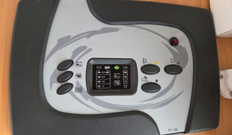 
								CHALLENGER GENESIS 32 – CAMA FRANCESA, 125 CVS + AA + PORTA MOTOS lleno									