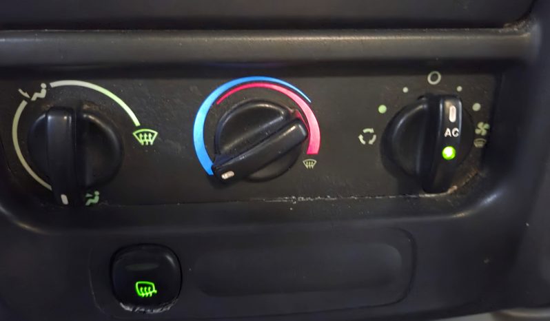 
								CHALLENGER GENESIS 32 – CAMA FRANCESA, 125 CVS + AA + PORTA MOTOS lleno									