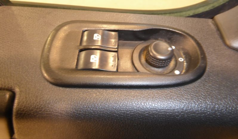 
								RENAULT MASTER 2.3DCI 130cv RWD PUERTA ELEVADORA lleno									