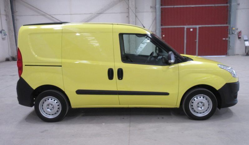
								Fiat Doblo Cargo Base 1.3 Mjet 66kW 90CV E5 lleno									