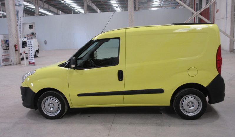 
								Fiat Doblo Cargo Base 1.3 Mjet 66kW 90CV E5 lleno									