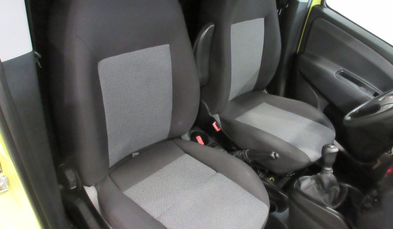 
								Fiat Doblo Cargo Base 1.3 Mjet 66kW 90CV E5 lleno									