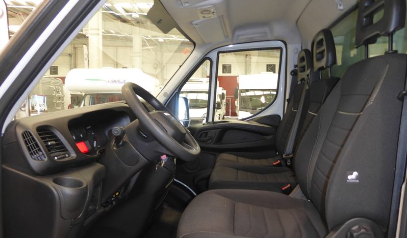 
								IVECO DAILY 2.3 TD 35C 16 3450 Puerta elevadora lleno									