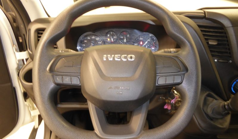 
								IVECO DAILY 2.3 TD 35C 16 3450 Puerta elevadora lleno									