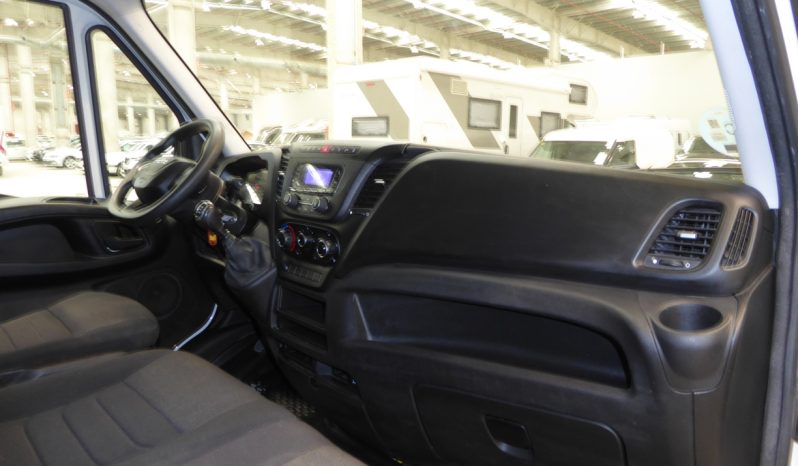 
								IVECO DAILY 2.3 TD 35C 16 3450 Puerta elevadora lleno									