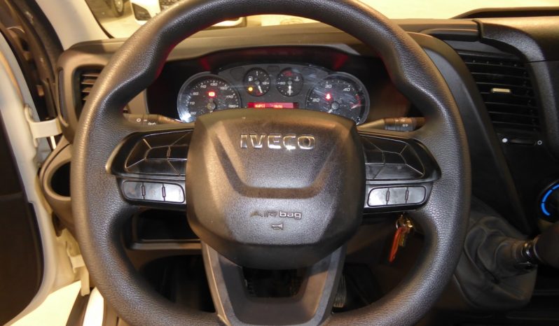 
								IVECO DAILY 2.3 TD 35C 16 3450 Puerta elevadora lleno									