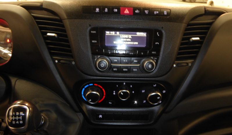 
								IVECO DAILY 2.3 TD 35C 16 3450 Puerta elevadora lleno									