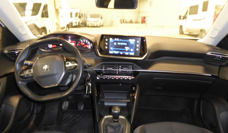 
								Peugeot 2008 Active 100 CV gasolina lleno									