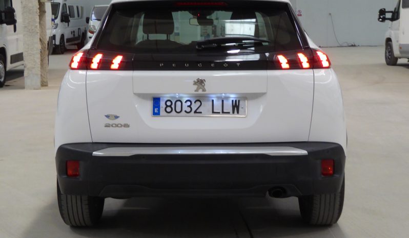 
								Peugeot 2008 Active 100 CV gasolina lleno									