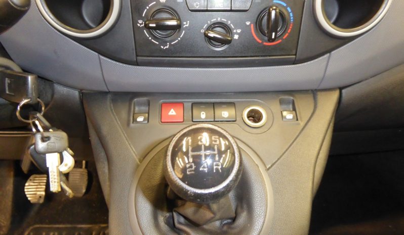 
								PEUGEOT Partner L1 1.6 HDi 75 CV lleno									