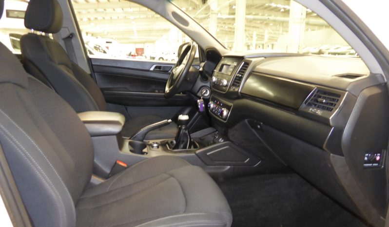 
								Ssangyong Musso Sports D22DTR 4×4 Pro 200 CV lleno									