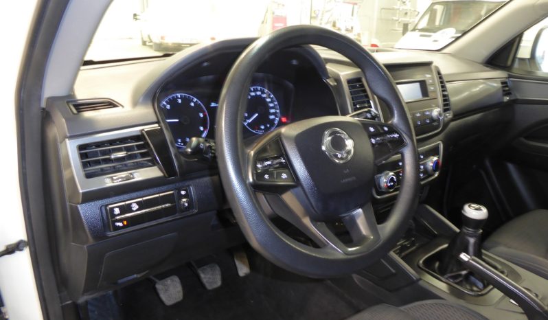 
								Ssangyong Musso Sports D22DTR 4×4 Pro 200 CV lleno									