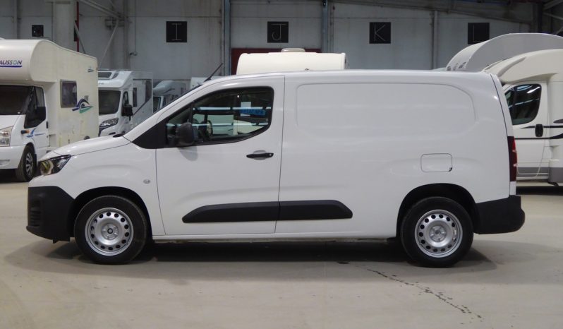 
								PEUGEOT PARTNER Pro Long 1000kg BlueHDi 100 CV  L2H1 FURGON lleno									