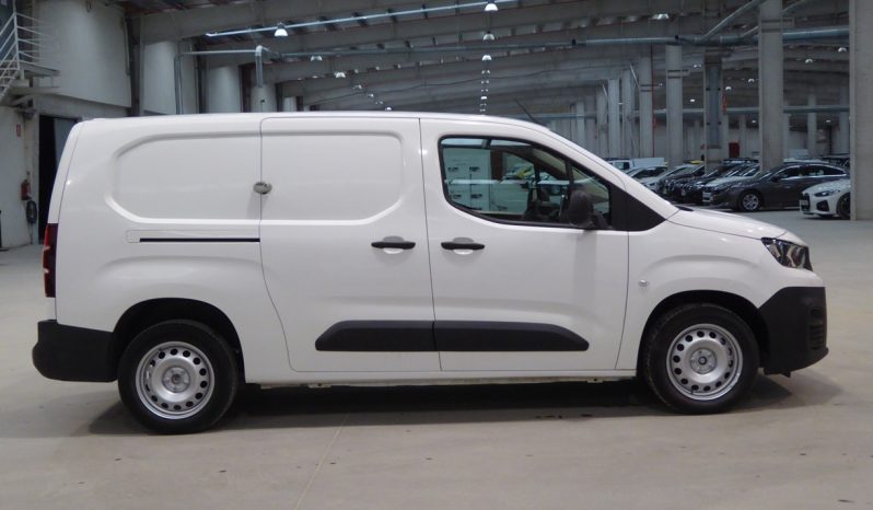 
								PEUGEOT PARTNER Pro Long 1000kg BlueHDi 100 CV  L2H1 FURGON lleno									