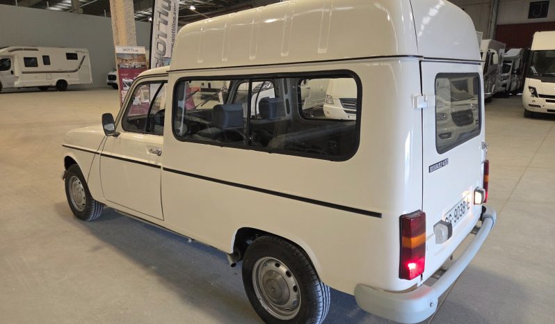 
								Renault R4 F6 combi gasolina 5 plazas lleno									