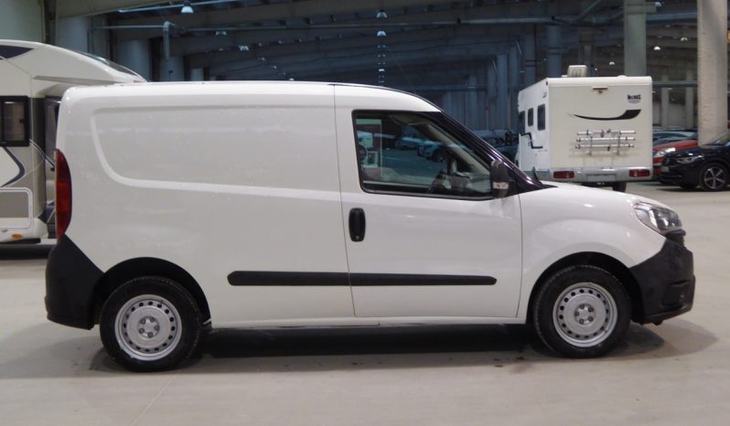 
								Fiat Doblo Cargo Base 1.3 Mjet 66kW 90CV E5 lleno									