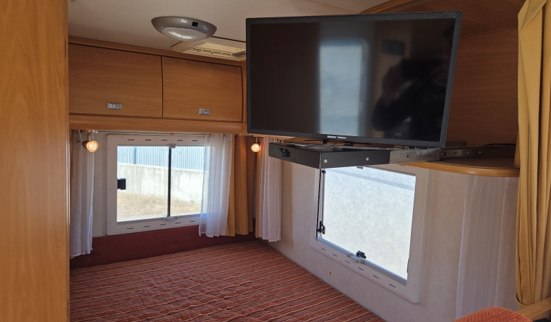
								TRIGANO CHALLENGER VDL PERFILADA CAMA FRANCESA + A.A. 12 VOLTS lleno									