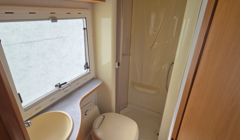 
								TRIGANO CHALLENGER VDL PERFILADA CAMA FRANCESA + A.A. 12 VOLTS lleno									