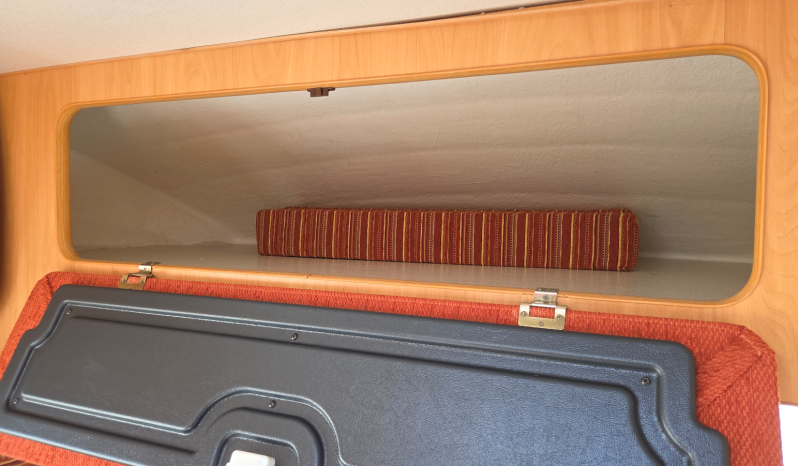 
								TRIGANO CHALLENGER VDL PERFILADA CAMA FRANCESA + A.A. 12 VOLTS lleno									