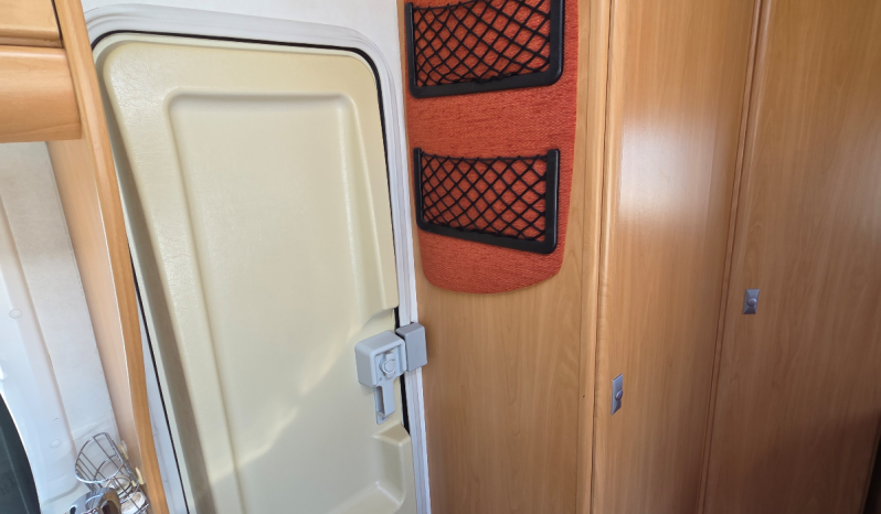 
								TRIGANO CHALLENGER VDL PERFILADA CAMA FRANCESA + A.A. 12 VOLTS lleno									